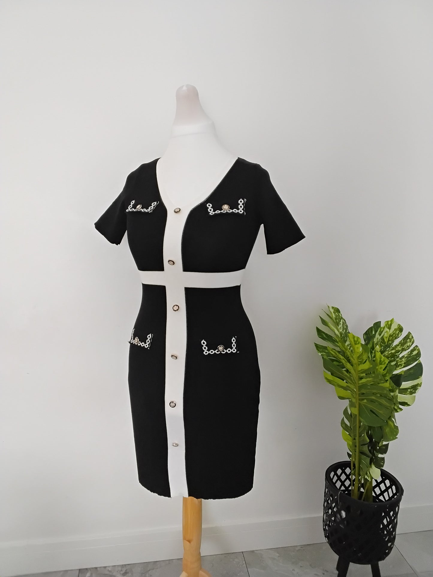 Lightweight Knitted Midi Dress – Formal Summer Style